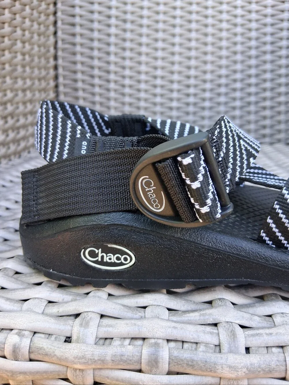 NEW Chaco Black Zigzag Strap Women's Sport Sandals